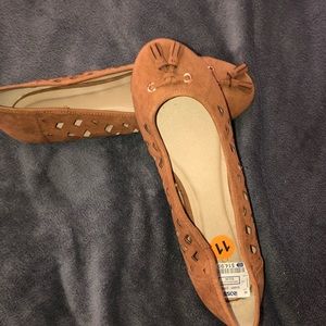 Tan flats